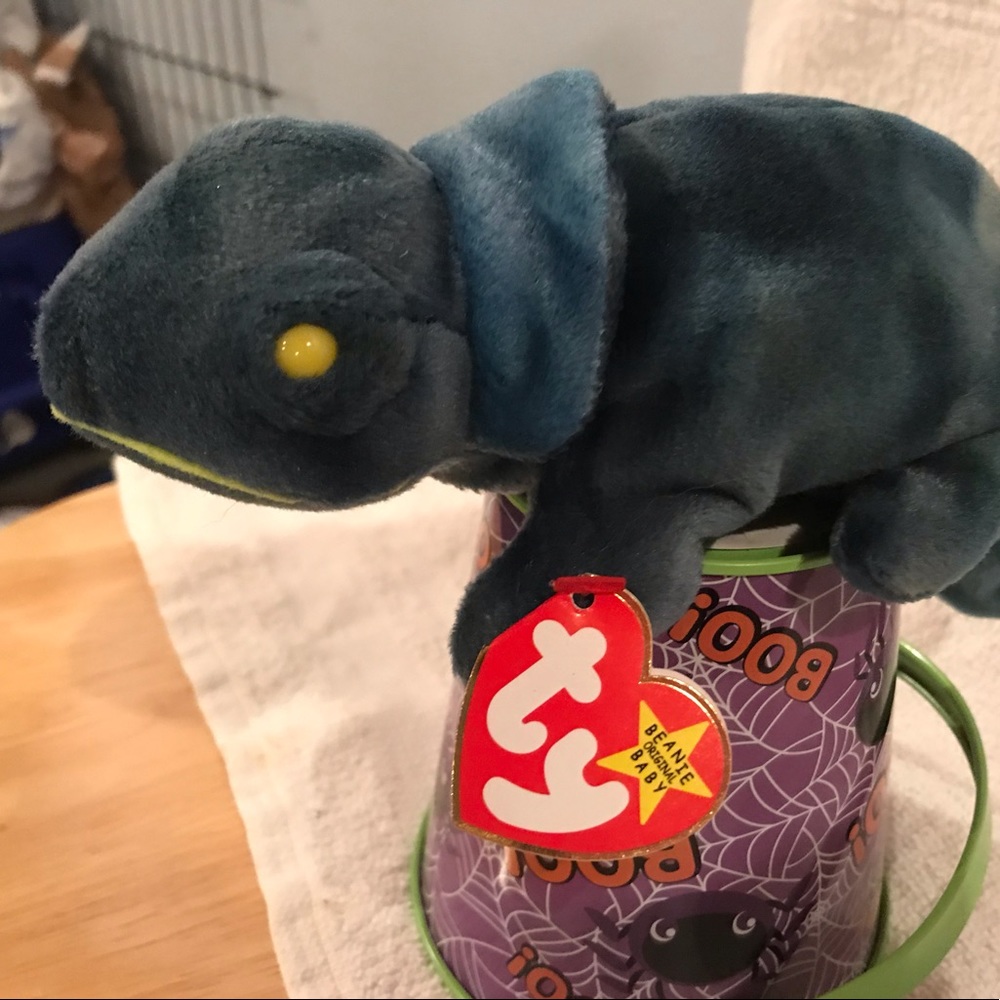 1997 TY Rainbow the Chameleon Beanie Baby.